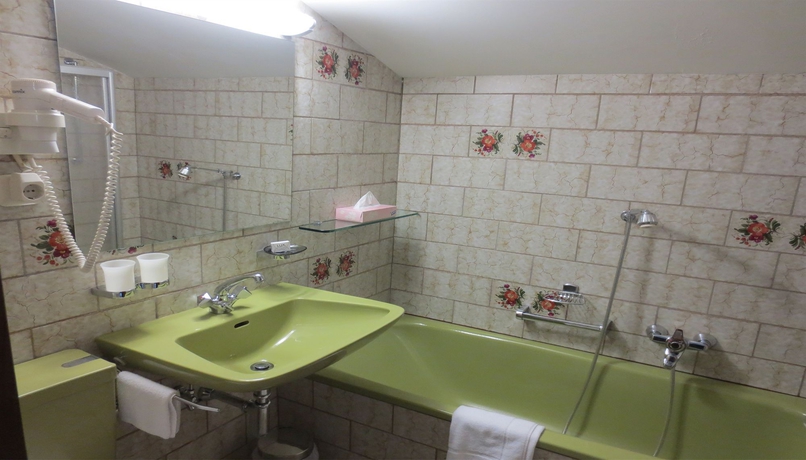 Imagen de la habitación del Hotel Haus Churlis. Foto 11