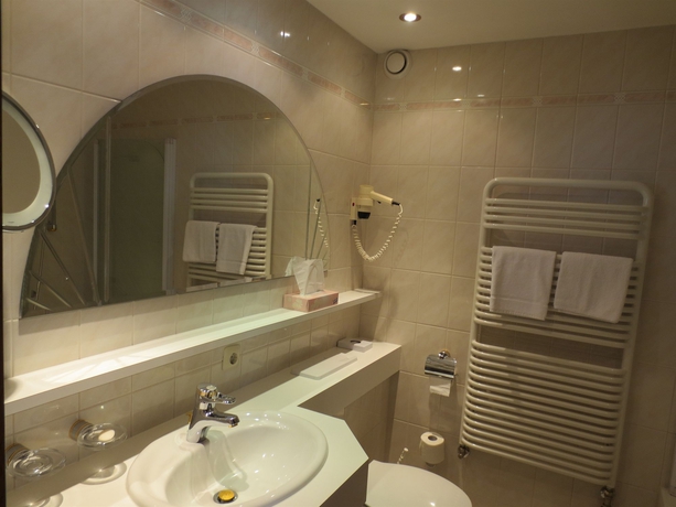 Imagen de la habitación del Hotel Haus Churlis. Foto 14