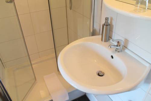 Imagen de la habitación del Hotel Haus Kastanienhof. Foto 11