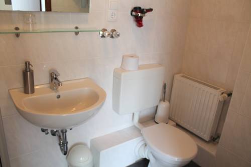 Imagen de la habitación del Hotel Haus Kastanienhof. Foto 14