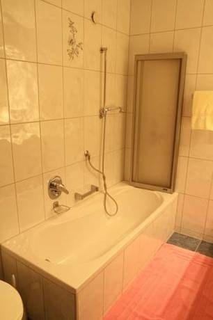 Imagen de la habitación del Hotel Haus Melitta. Foto 61