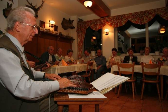 Imagen del bar/restaurante del Hotel Haus Oberland. Foto 5