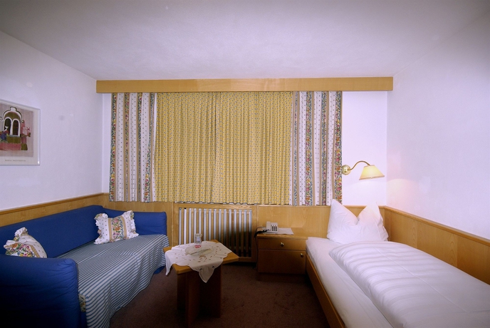 Imagen de la habitación del Hotel Haus Schrofenstein. Foto 4