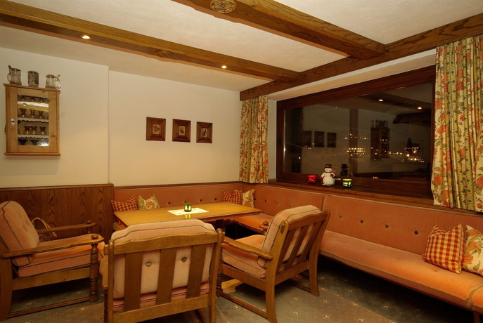 Imagen de los interiores del Hotel Haus Schrofenstein. Foto 15