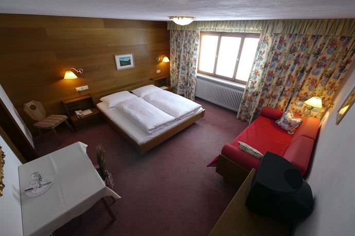 Imagen de la habitación del Hotel Haus Schrofenstein. Foto 8