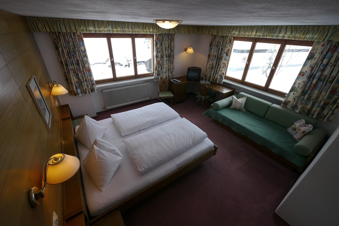 Imagen de la habitación del Hotel Haus Schrofenstein. Foto 9