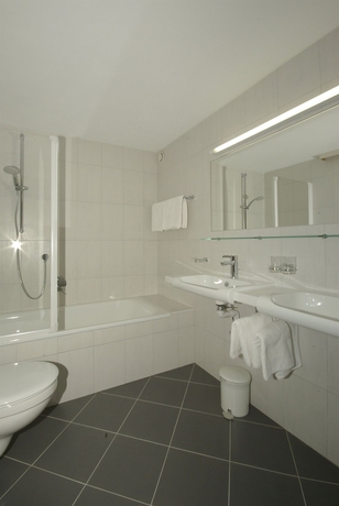Imagen de la habitación del Hotel Haus Schrofenstein. Foto 11