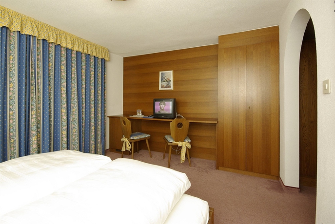 Imagen de la habitación del Hotel Haus Schrofenstein. Foto 12