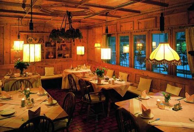 Imagen del bar/restaurante del Hotel Haus Stefanie - Adults Only. Foto 3