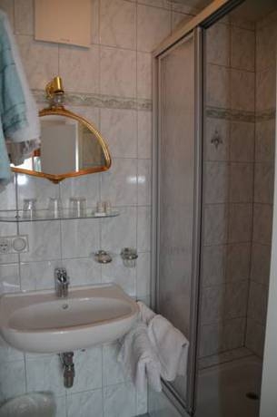 Imagen de la habitación del Hotel Haus Strasser. Foto 22