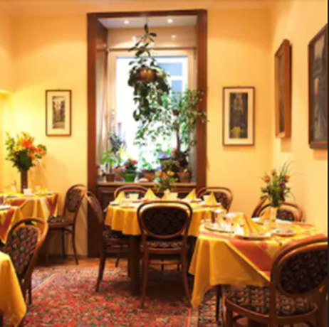 Imagen del bar/restaurante del Hotel Hauser. Foto 2