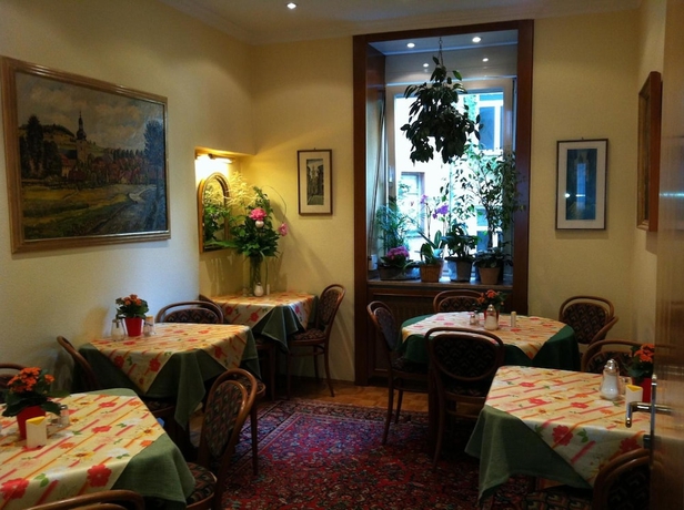 Imagen del bar/restaurante del Hotel Hauser. Foto 4