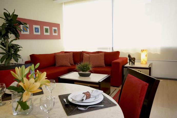 Imagen de los interiores del Hotel Hausuites Santa Fe. Foto 10