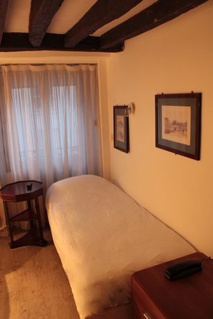 Imagen de la habitación del Hotel Hauteville Opera. Foto 16