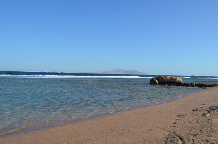 Imagen de los exteriores del Hotel Hauza Beach Resort. Foto 5