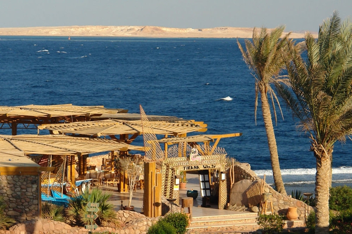 Imagen de los exteriores del Hotel Hauza Beach Resort. Foto 6