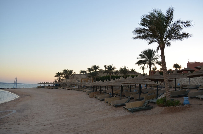 Imagen de los exteriores del Hotel Hauza Beach Resort. Foto 11