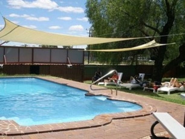 Imagen de la piscina del Hotel Haven Backpacker Resort. Foto 6