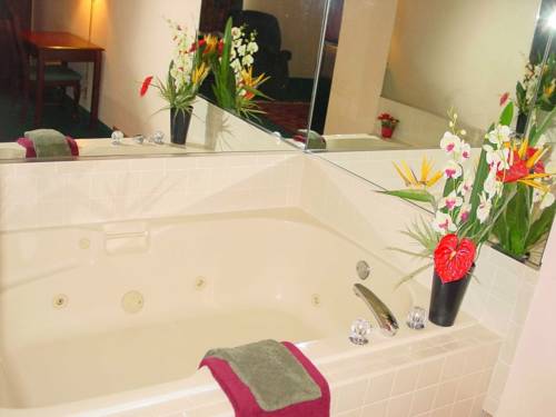 Imagen de la habitación del Hotel Haven Inn & Suites. Foto 1
