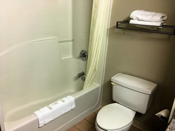 Imagen de la habitación del Hotel Haven Inn and Suites, Duluth. Foto 5