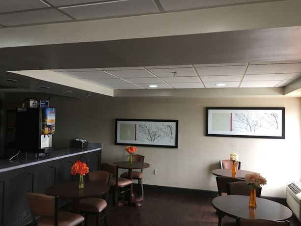 Imagen del bar/restaurante del Hotel Haven Inn and Suites, Duluth. Foto 4