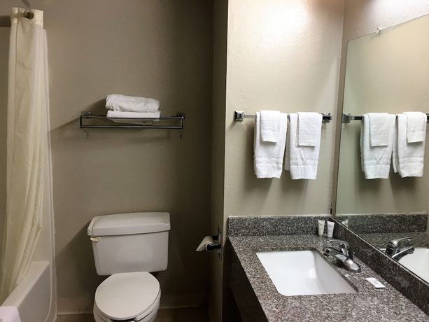 Imagen de la habitación del Hotel Haven Inn and Suites, Duluth. Foto 11