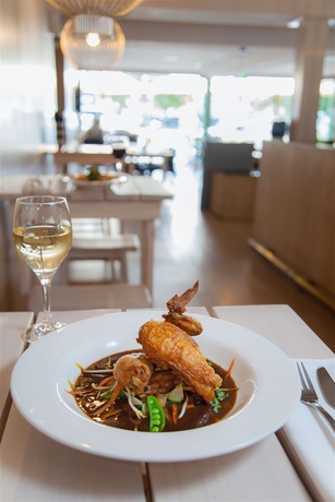 Imagen del bar/restaurante del Hotel Haven Marina Motel. Foto 4