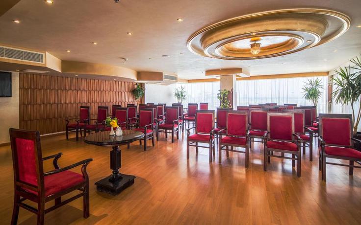 Imagen del bar/restaurante del Hotel Hawaii Caesar Dreams Resort. Foto 4