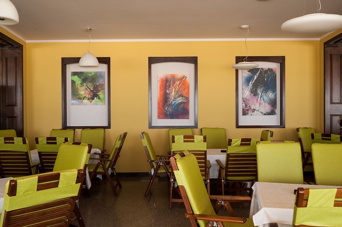 Imagen del bar/restaurante del Hotel Hawaii, MAMAIA. Foto 4