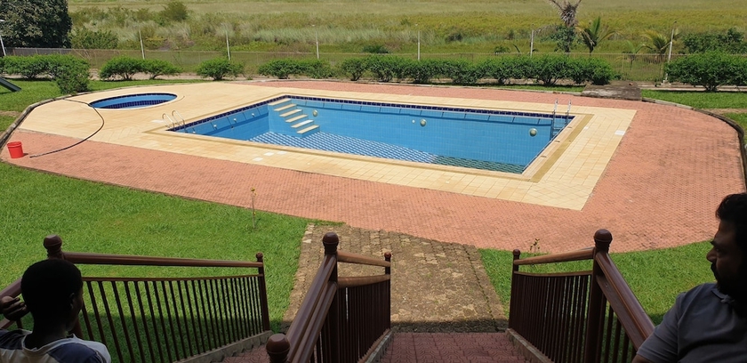 Imagen de la piscina del Hotel Hawaii Resort. Foto 19