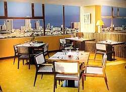 Imagen del bar/restaurante del Hotel Hawali Continental. Foto 2