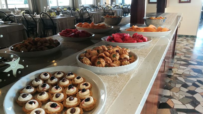 Imagen del bar/restaurante del Hotel Haway, Rimini. Foto 4