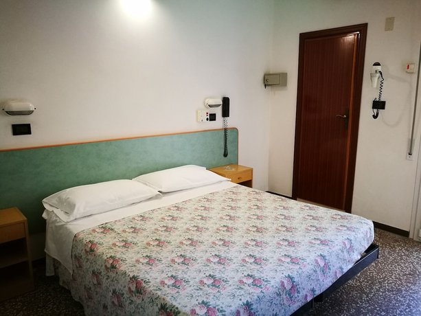 Imagen de la habitación del Hotel Haway, Rimini. Foto 17
