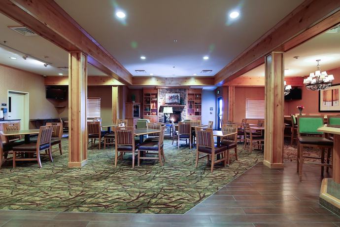 Imagen del bar/restaurante del Hotel Hawthorn Extended Stay By Wyndham Minot. Foto 2