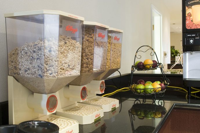 Imagen del bar/restaurante del Hotel Hawthorn Extended Stay by Wyndham College Station. Foto 5