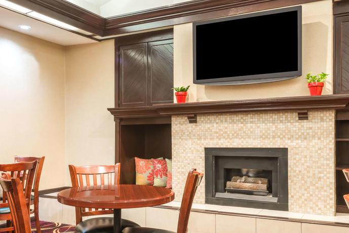 Imagen de los interiores del Hotel Hawthorn Extended Stay by Wyndham Dayton. Foto 11