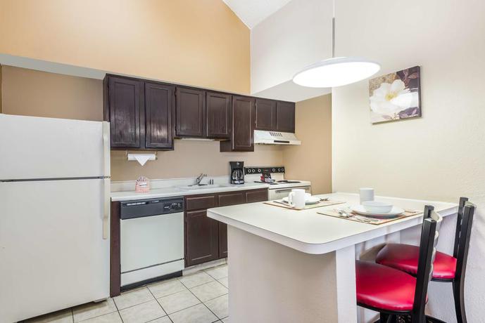 Imagen de la habitación del Hotel Hawthorn Extended Stay by Wyndham Dayton. Foto 6