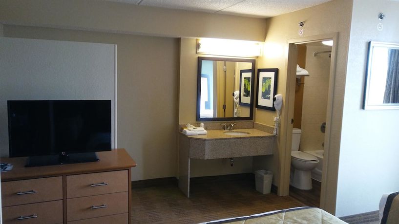 Imagen de la habitación del Hotel Hawthorn Extended Stay by Wyndham Irving Las Colinas. Foto 2
