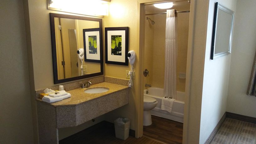 Imagen de la habitación del Hotel Hawthorn Extended Stay by Wyndham Irving Las Colinas. Foto 15