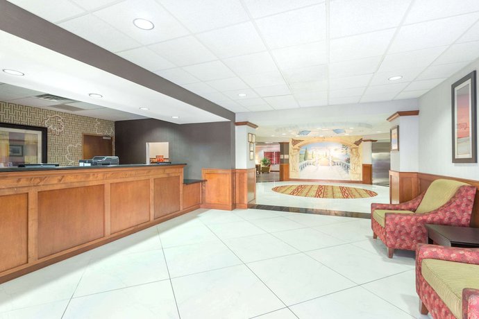 Imagen de los interiores del Hotel Hawthorn Extended Stay by Wyndham Kingsland. Foto 17
