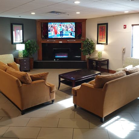 Imagen de los interiores del Hotel Hawthorn Extended Stay by Wyndham Kingsland. Foto 20