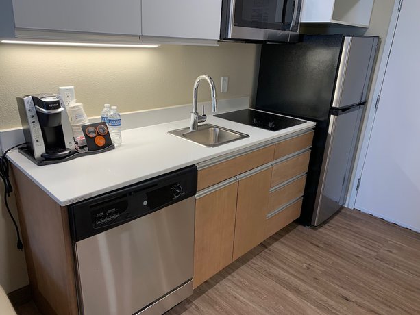 Imagen de los interiores del Hotel Hawthorn Extended Stay by Wyndham Monahans. Foto 16