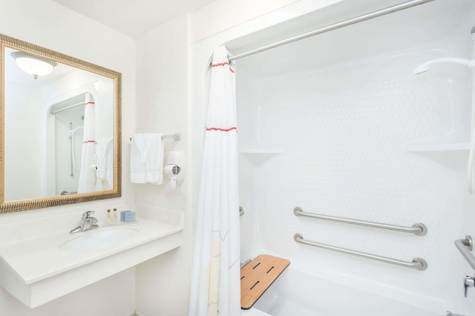 Imagen de la habitación del Hotel Hawthorn Extended Stay by Wyndham Panama City Beach. Foto 11