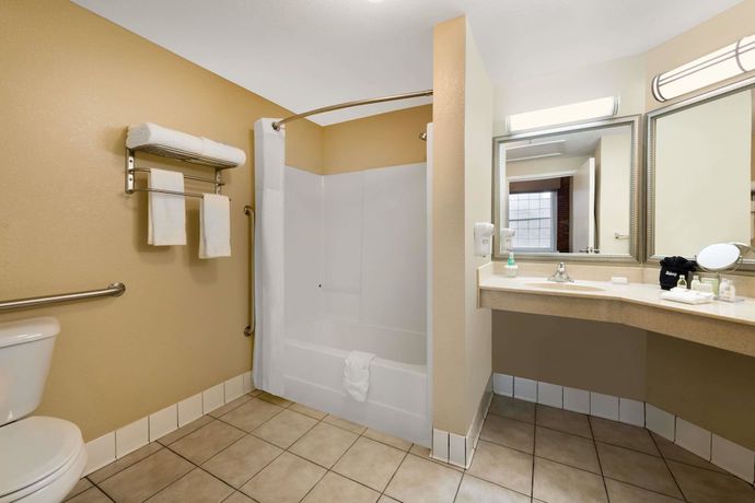 Imagen de la habitación del Hotel Hawthorn Extended Stay by Wyndham Rome. Foto 16