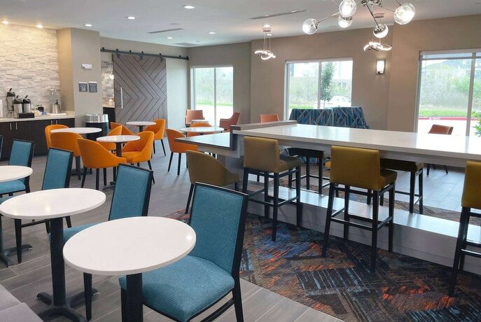 Imagen del bar/restaurante del Hotel Hawthorn Extended Stay by Wyndham Sulphur (Lake Charles). Foto 6