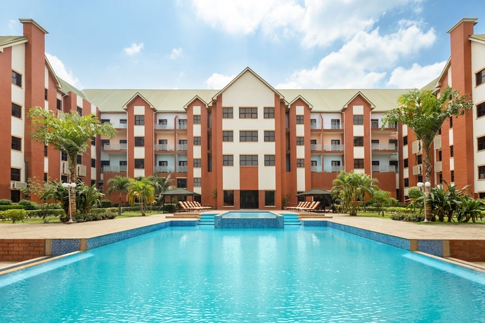 Imagen de la piscina del Hotel Hawthorn Suites By Wyndham Abuja. Foto 19
