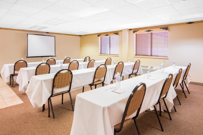 Imagen de los interiores del Hotel Hawthorn Suites By Wyndham Albuquerque. Foto 11