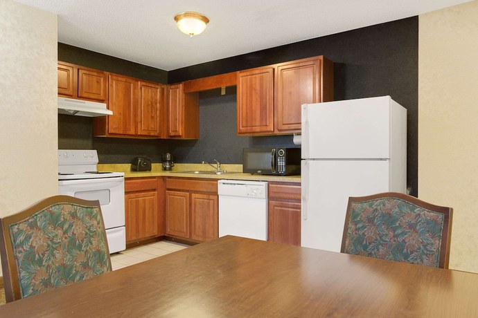 Imagen de la habitación del Hotel Hawthorn Suites By Wyndham Cincinnati/sharonville. Foto 5
