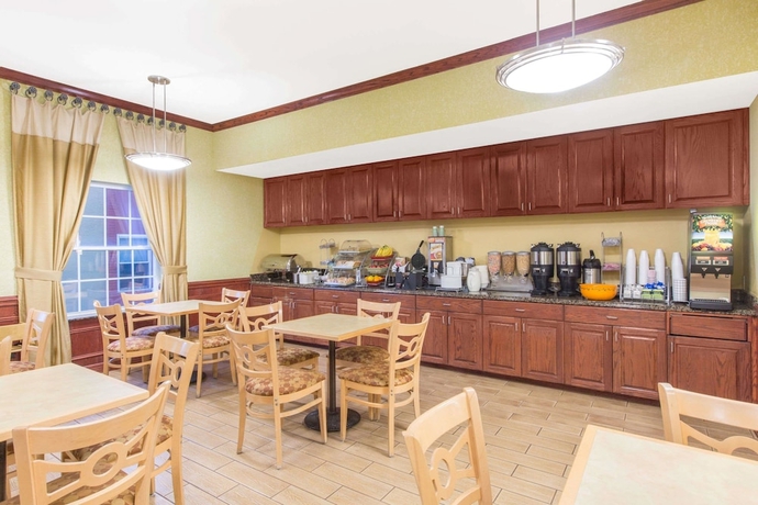 Imagen del bar/restaurante del Hotel Hawthorn Suites By Wyndham Corpus Christi/n.padre Is. Foto 2