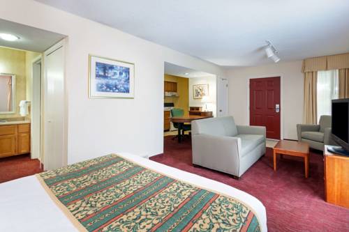 Imagen de la habitación del Hotel Hawthorn Suites By Wyndham Dearborn/detroit, Mi. Foto 3
